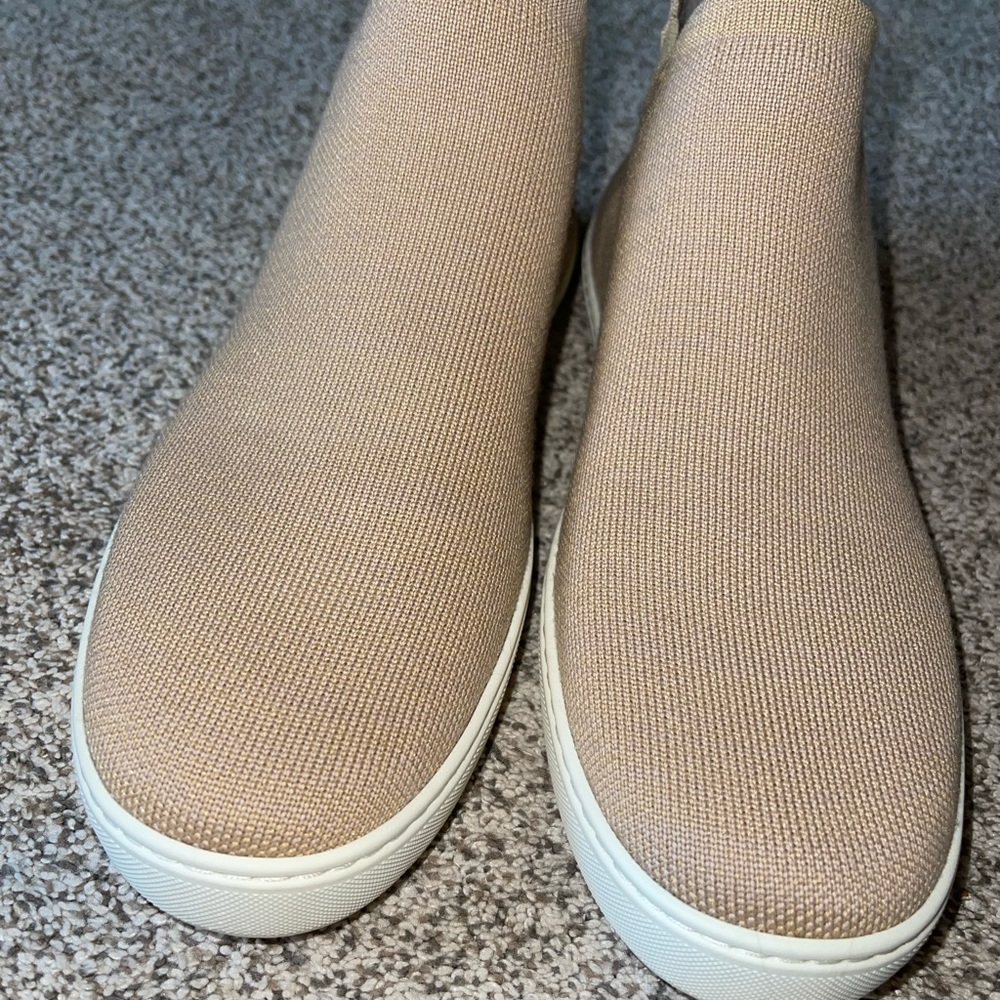 EEUC Rothy’s Camel Merino Chelsea - size 12